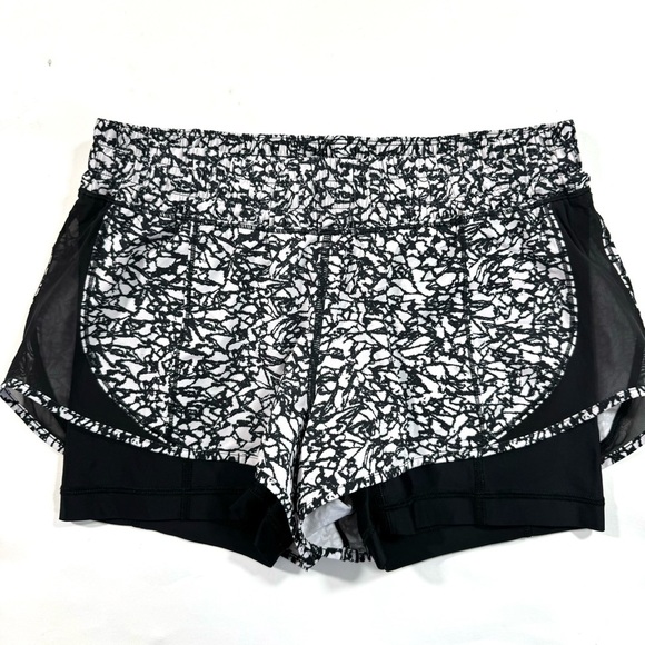Lululemon Work Out To Water Shorts Ice Breaker White Black - Picture 1 of 6